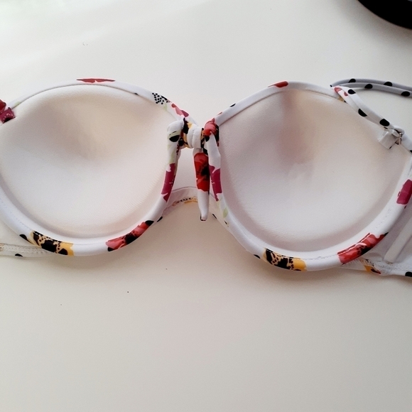 YMI Floral Polka Dots Cutout Bandeau Bikini Top/M - Picture 7 of 12